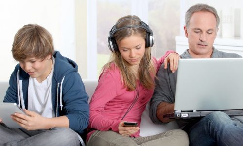 Έρευνα: Η ενεργή παρουσία του πατέρα στην παιδική ηλικία ενισχύει τους δεσμούς κατά την εφηβεία