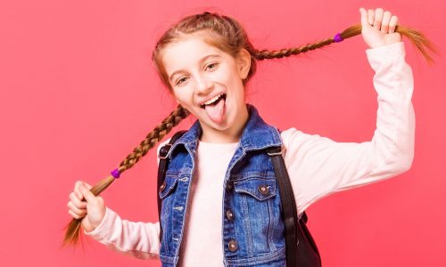 Πώς να κάνεις γαλλική πλεξούδα (βίντεο tutorial)