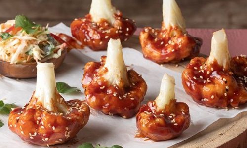 Τραγανά wings από κουνουπίδι με σαλάτα coleslaw