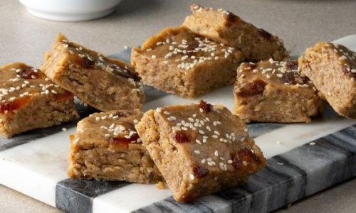 Εύκολες γλυκιές μπάρες χωρίς ζάχαρη και ψήσιμο; Ναι, με ταχίνι και χουρμάδες