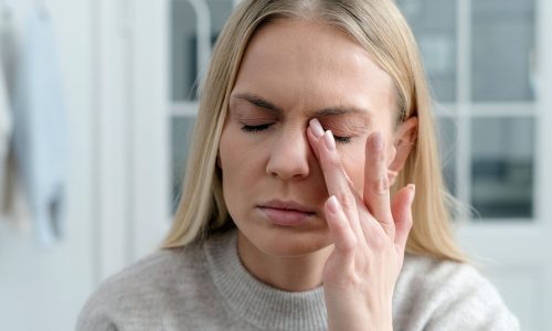 Οι γιατροί λένε ότι ένα σιωπηλό «μίνι εγκεφαλικό επεισόδιο» μπορεί να εξηγήσει τη συνεχή κόπωσή σας