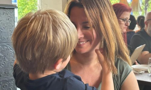 Η συμβουλή που ζήτησε η Νίκη Λυμπεράκη από το ChatGPT για τον γιο της