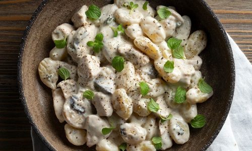 Nιόκι με κοτόπουλο, λευκή σάλτσα και λάδι τρούφας