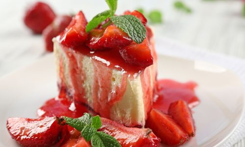 Πανεύκολο cheesecake φράουλας με πέντε υλικά και πλούσιο σε πρωτεΐνη