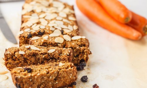 Υγιεινό πρωτεϊνικό κέικ βρώμης με καρότο και σοκολάτα  - Λίγες θερμίδες, μεγάλη απόλαυση