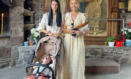 Χριστίνα Παππά: Για τάμα στη Μυτιλήνη με τη νύφη και την εγγονή της