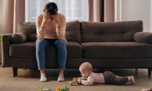 Η αλήθεια της επιλόχειας κατάθλιψης - Τα συμπτώματα που δεν φαντάστηκα ποτέ