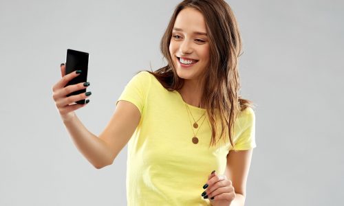 «Είμαι όμορφη;»: Παιδιά και ενήλικες ρωτούν το ChatGPT για την εξωτερική τους εμφάνιση