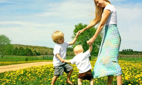 10 πράγματα που αλλάζουν όταν μεγαλώνεις δεύτερο ( ή τρίτο) παιδί