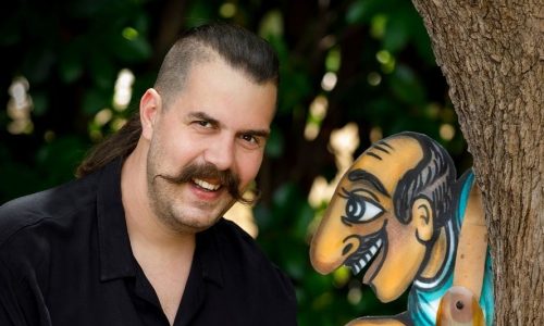 Ο Καραγκιόζης επιστρέφει στον Κήπο του Μεγάρου – με όχημα την «Ειρήνη» του Αριστοφάνη!