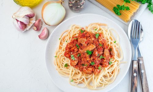 Το καλοκαιρινό φαγητό που θα αγαπήσει όλη η οικογένεια – Τονομακαρονάδα