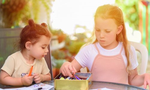 Χάρτινες λεμονάδες – Καλοκαιρινή κατασκευή για παιδιά με χαρτόνια και καλαμάκια