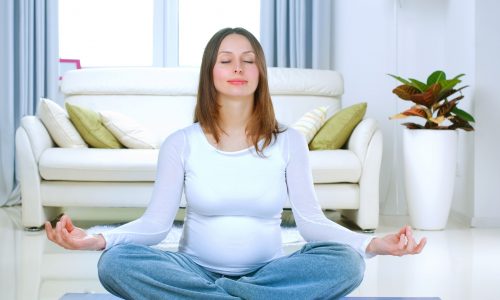 Γιόγκα στην εγκυμοσύνη: Ποιες στάσεις να αποφεύγετε