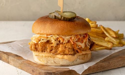 Fried chicken burger από τον Άκη