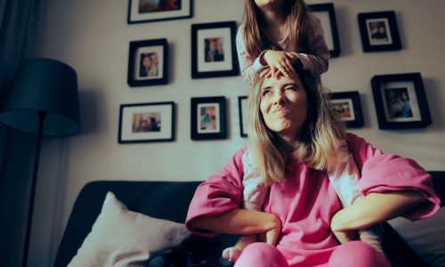 Αν το παιδί σας δοκιμάζει συνεχώς τα όριά σας, αυτές οι 8 στρατηγικές λειτουργούν πραγματικά