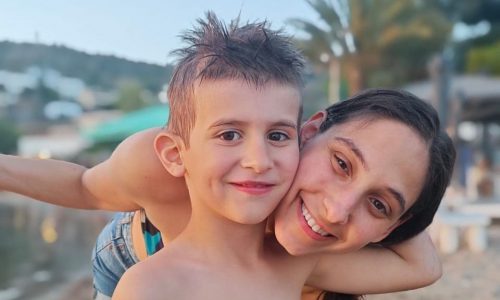 Φωτεινή Αθερίδου: Από τον καναπέ στη στρωματσάδα - Η μετακόμιση που έγινε "παιχνίδι" με τα παιδιά