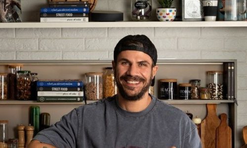 Άκης Πετρετζίκης: Να τι κάνει με την κόρη του όταν αφήνει τις κουτάλες