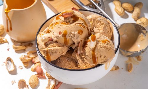 2 συνταγές για παγωτό φυστικοβούτυρο (η μία είναι χωρίς μίξερ)