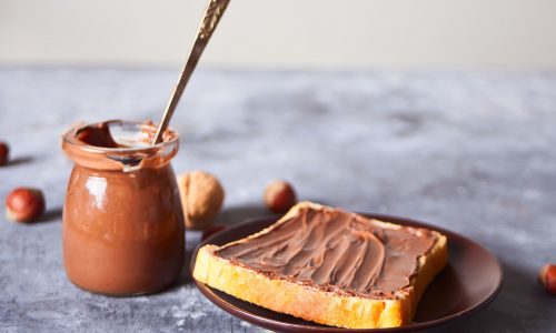 Σοκολατένια πραλίνα με 3 υλικά (νερό, κακάο και μέλι αρκούν)