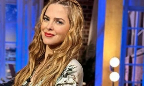 Ρένα Μόρφη: Η φωτογραφία από την παραλία που κάθε μαμά θα καταλάβει