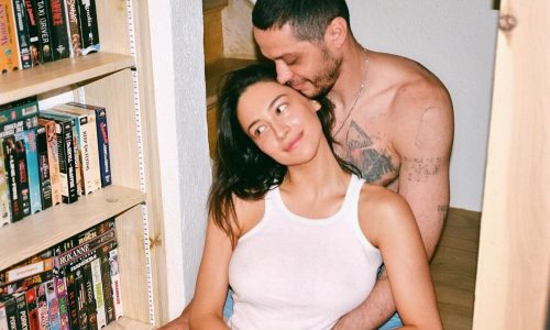 Ξεχάστε ό,τι ξέρατε για τα baby reveals: Ο Pete Davidson το έκανε... meme-worthy