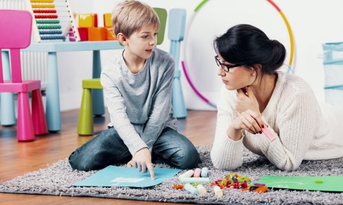 Τι αρέσει στα παιδιά με αυτισμό: Ποιες αγαπημένες συνήθειες υποστηρίζουν την ασφαλή ανάπτυξή τους
