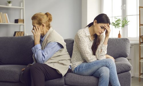 Η μάνα μου με πληγώνει: Όταν η αγάπη της μάνας γίνεται πληγή