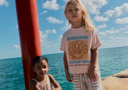 Marks & Spencer: Μια συλλογή αφιερωμένη στη φωτεινότητα της παιδικής ανεμελιάς