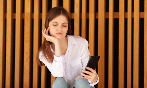 Πώς το body shaming στα social media επηρεάζει ψυχικά τα κορίτσια στην εφηβεία