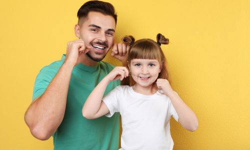 Γιατί τα παιδιά πρέπει να χρησιμοποιούν οδοντικό νήμα;