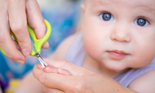 Πότε κόβω τα νύχια του βρέφους;