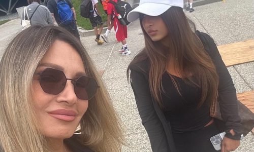 Περήφανη μαμά η Ελένη Πετρουλάκη - Δύο κόρες της σπουδάζουν στο εξωτερικό με υποτροφία