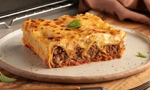 Κανελόνια με κιμά και μπεσαμέλ: Μια λαχταριστή συνταγή του Άκη