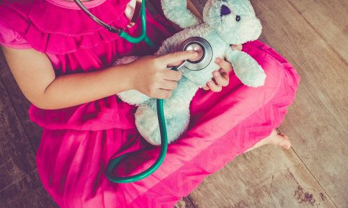 Παιχνίδι ρόλων και ενσυναίσθηση: Τι μαθαίνουν τα παιδιά μέσα από το παιχνίδι