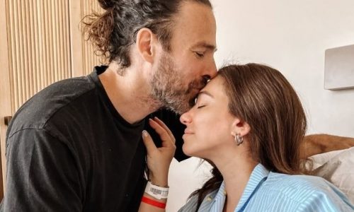 Ευρυδίκη Βαλαβάνη - Γρηγόρης Μόργκαν: Η πρώτη οικογενειακή βόλτα στην θάλασσα με τον γιο τους