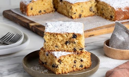 Αφράτη φανουρόπιτα που δεν τρίβεται