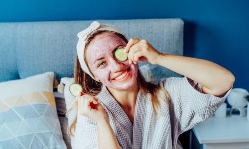 Πώς να ενυδατώσετε φυσικά την επιδερμίδα σας μετά τις διακοπές