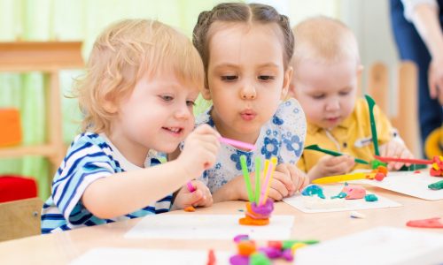 Αντίο χωρίς κλάματα: Οδηγός για ευτυχισμένα πρωινά στον παιδικό σταθμό