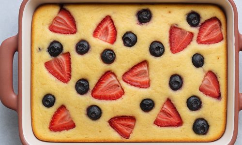 Ένα πανεύκολο και υγιεινό κέικ με μπανάνα για πρωινό (θα λερώσετε μόνο το πυρέξ που θα το ψήσετε)