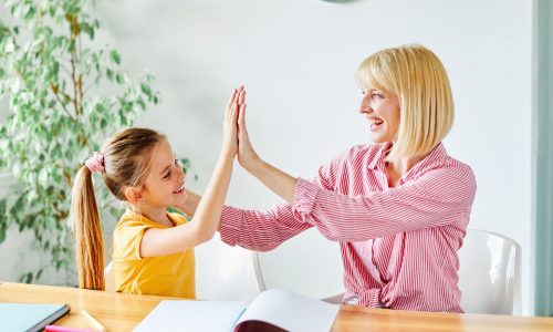 Μυστικά για να βελτιώσετε την αυτοπεποίθηση του παιδιού σας στην επιστροφή στο σχολείο