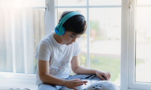 Νέα έρευνα δείχνει πόση λίγη ελευθερία έχουν σήμερα τα παιδιά και γιατί αυτό τα βλάπτει