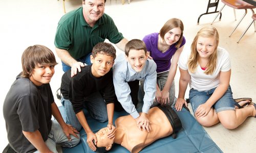 Σε ποια ηλικία μπορούν τα παιδιά να μάθουν πρώτες βοήθειες;