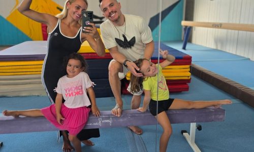 Η «μπομπομάστορας» Λένια σε ρόλο επόπτη εργοταξίου - Η φώτο που δημοσίευσε ο Λευτέρης Πετρούνιας