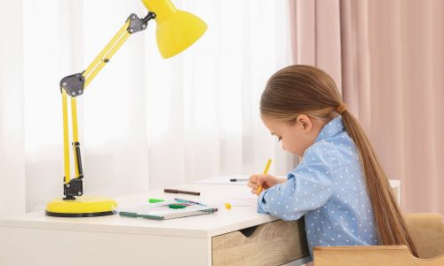 Οργανώστε τον χώρο μελέτης του παιδιού: Ιδέες για όμορφα και πρακτικά παιδικά γραφεία