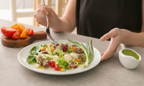 4 λόγοι για να εντάξετε την κινόα στη διατροφή σας αν προσπαθείτε να χάσετε βάρος