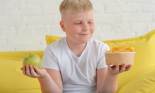 Γονείς προσοχή: Τα ποσοστά παιδικής παχυσαρκίας ξεπέρασαν εκείνα του υποσιτισμού για πρώτη φορά