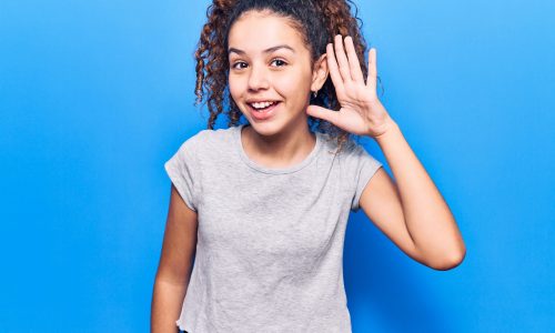Τεστ ακοής σε παιδιά: Κάθε πότε χρειάζεται να γίνεται και τι πρέπει να προσέχουν οι γονείς;
