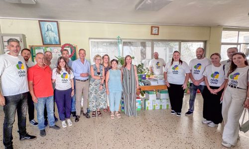 Το Πλαίσιο δίπλα στους μαθητές των Ιωαννίνων: Τεχνολογικός εξοπλισμός και γραφική ύλη σε 22 σχολεία