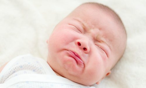 Έρευνα: Τι μας αποκαλύπτει το κλάμα των μωρών και γιατί ο μύθος του μητρικού ενστίκτου καταρρίπτεται