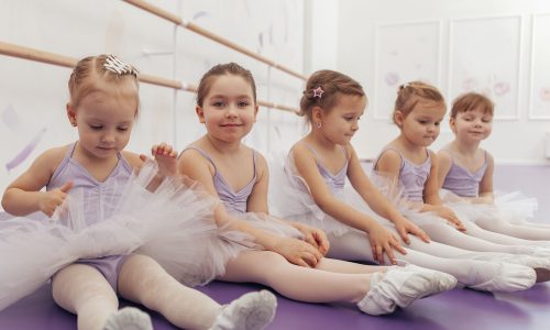 Πρέπει να έχει το παιδί εξωσχολικές δραστηριότητες από τις πρώτες τάξεις δημοτικού;